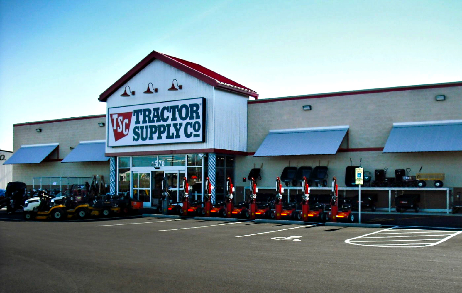 tractor-supply-company-belleville-il-primax-properties